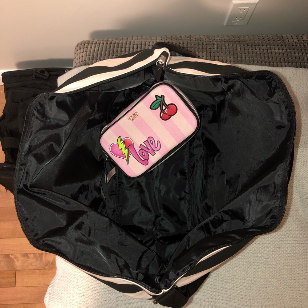 ๐ Victorias Secret Bags Bundle!! ๐ - Picture 6 of 8